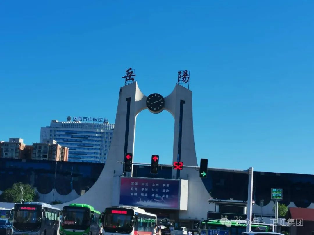 岳阳火车站.jpg